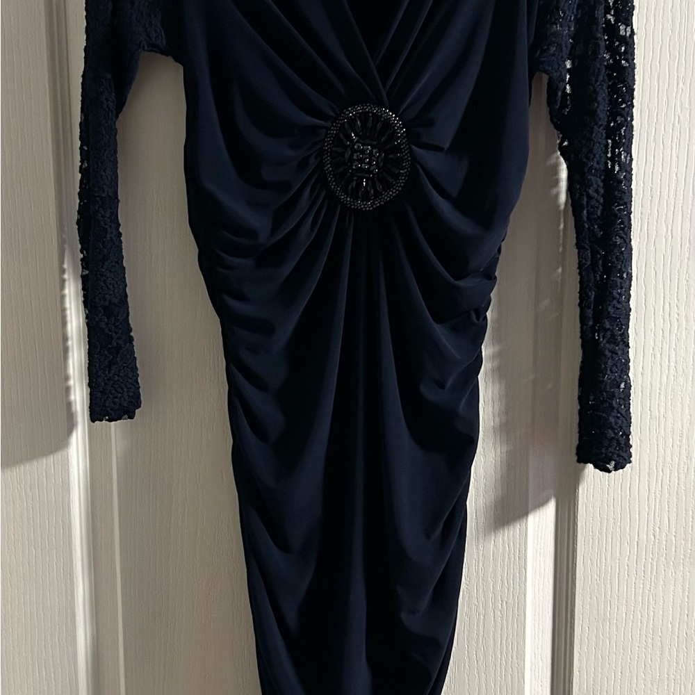 VENUS Elegant Dark Blue Lace Sleeve Dress